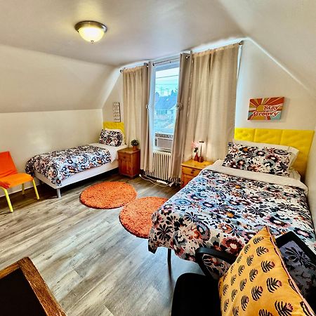 Private Room With Two Twin Beds Air Conditioning And Shared Bathrooms Located Near Seatac Airport And Downtown 西雅图 外观 照片