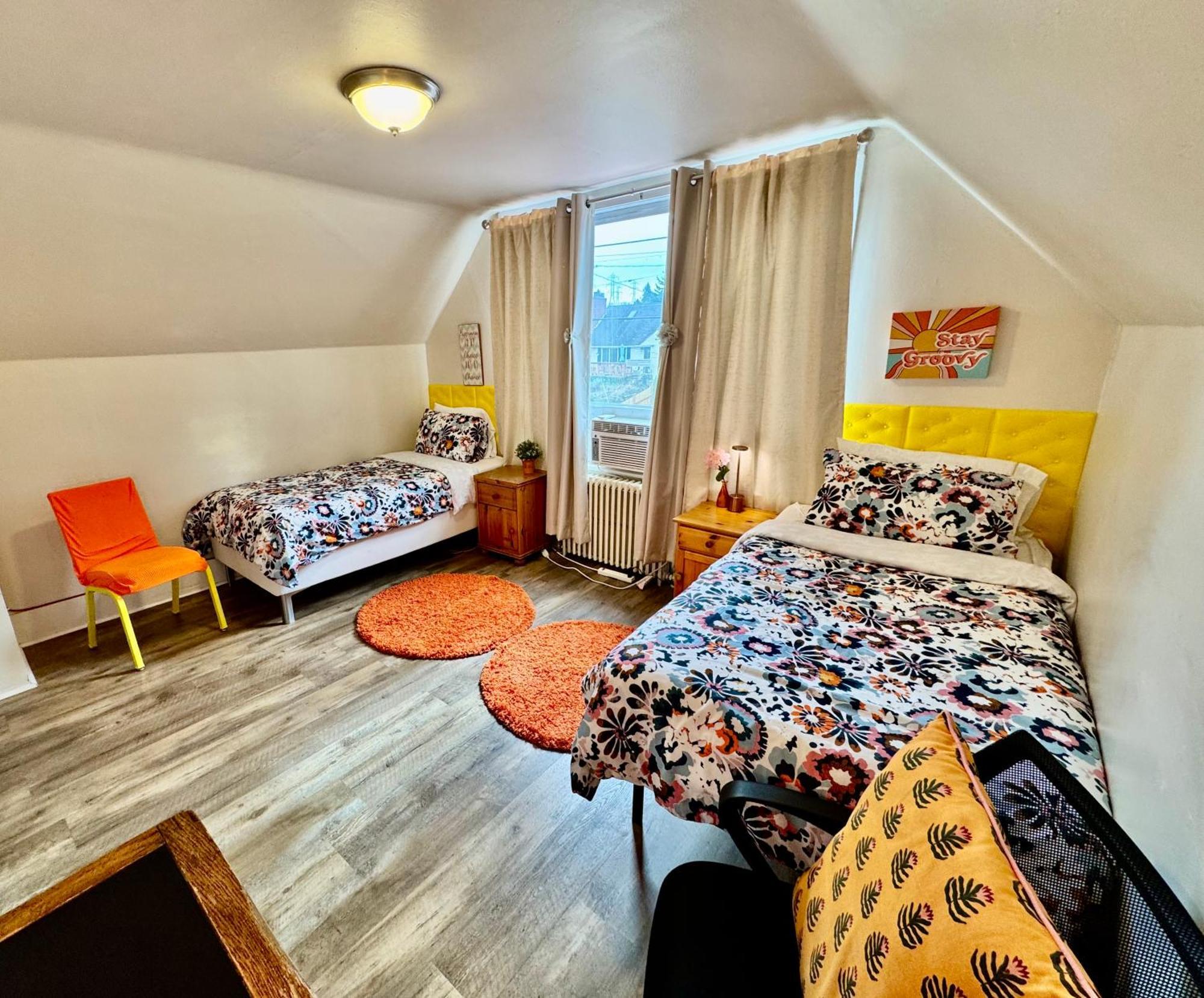 Private Room With Two Twin Beds Air Conditioning And Shared Bathrooms Located Near Seatac Airport And Downtown 西雅图 外观 照片